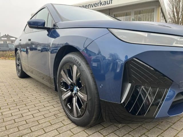 BMW iX xDrive50