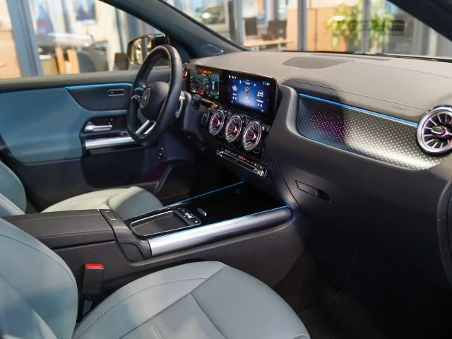 Mercedes-Benz EQA 350 4MATIC AMG Line