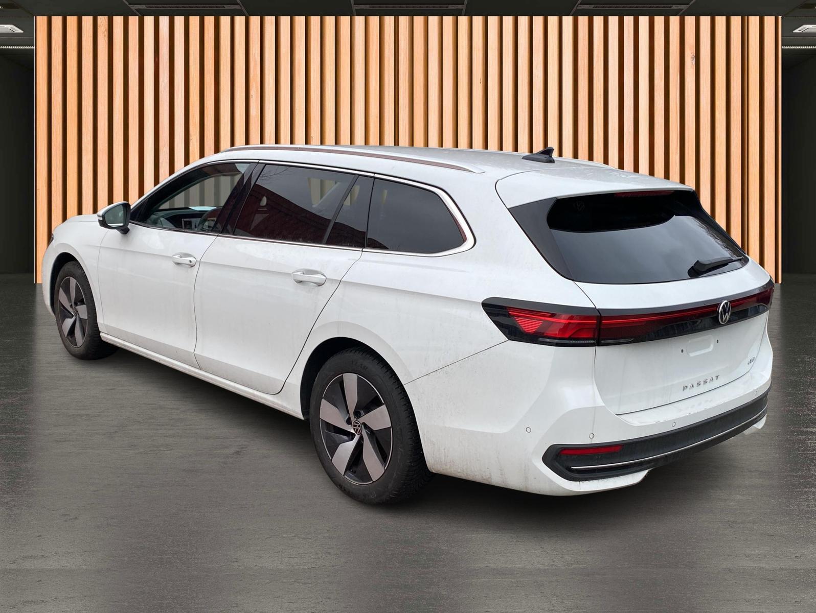 Volkswagen Passat 1.5 eTSI Business Variant