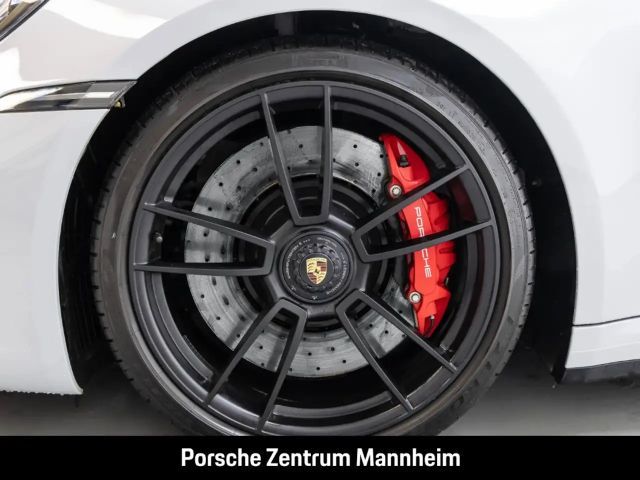 Porsche 992 Carrera Coupé GTS