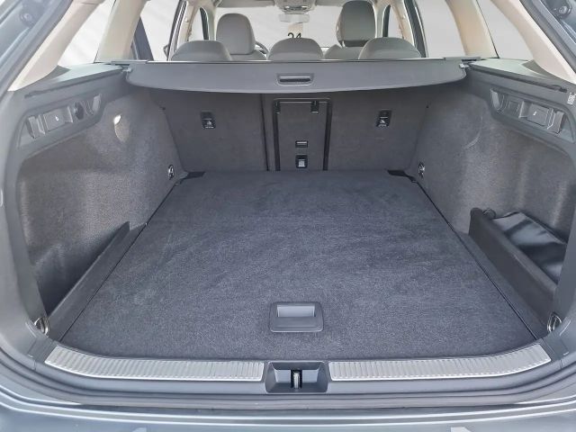 Volkswagen Passat 1.5 eTSI DSG Variant