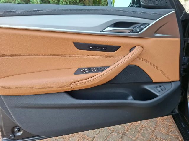 BMW 530 530d Luxury Line Touring xDrive