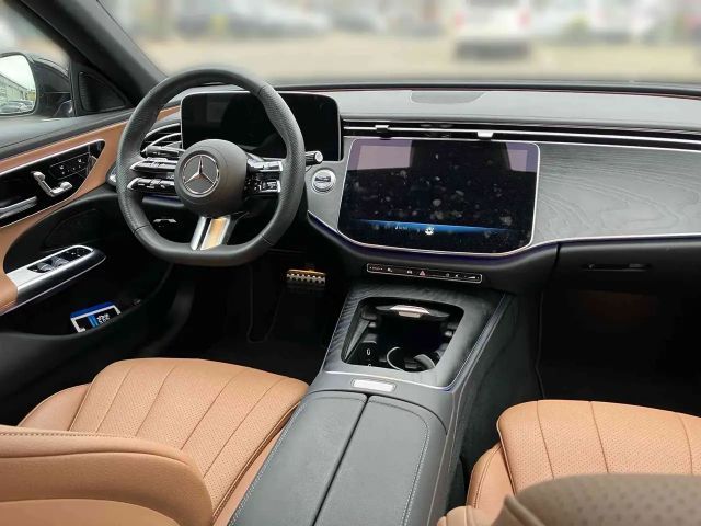 Mercedes-Benz E 200 AMG Line Sedan