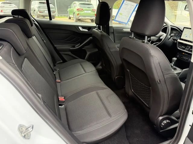 Ford Focus Titanium Wagon