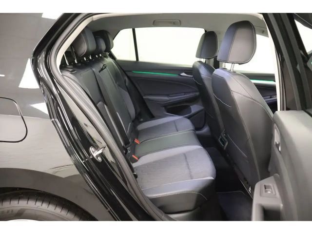 Volkswagen Golf 1.5 eTSI DSG Golf VIII