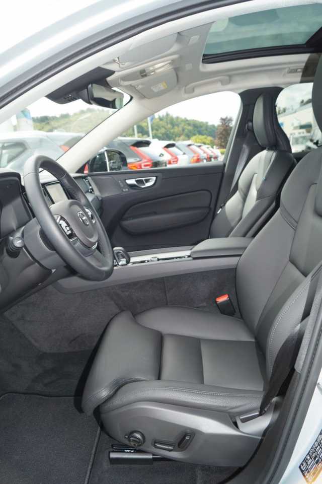 Volvo XC60 AWD Dark Plus T6