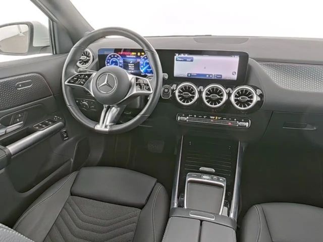 Mercedes-Benz EQA 300 4MATIC Progressive