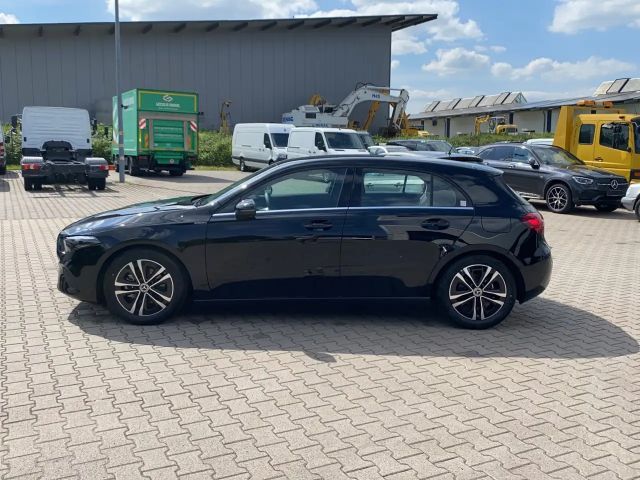 Mercedes-Benz A 180 A 180 KAMERA+TEMPO+MBUX+SPUR/BREMS+NAVI+LED+SHZ
