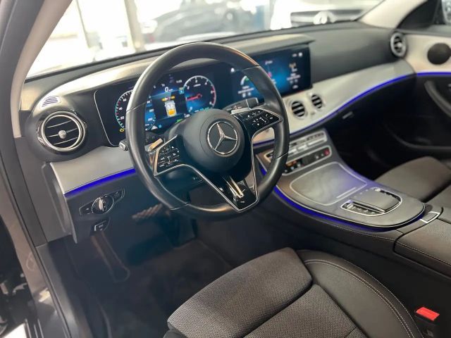 Mercedes-Benz E 220 AVANTGARDE E 220 d Estate