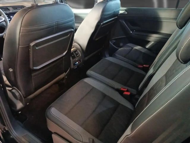 Volkswagen Touran 1.5 TSI DSG IQ.Drive