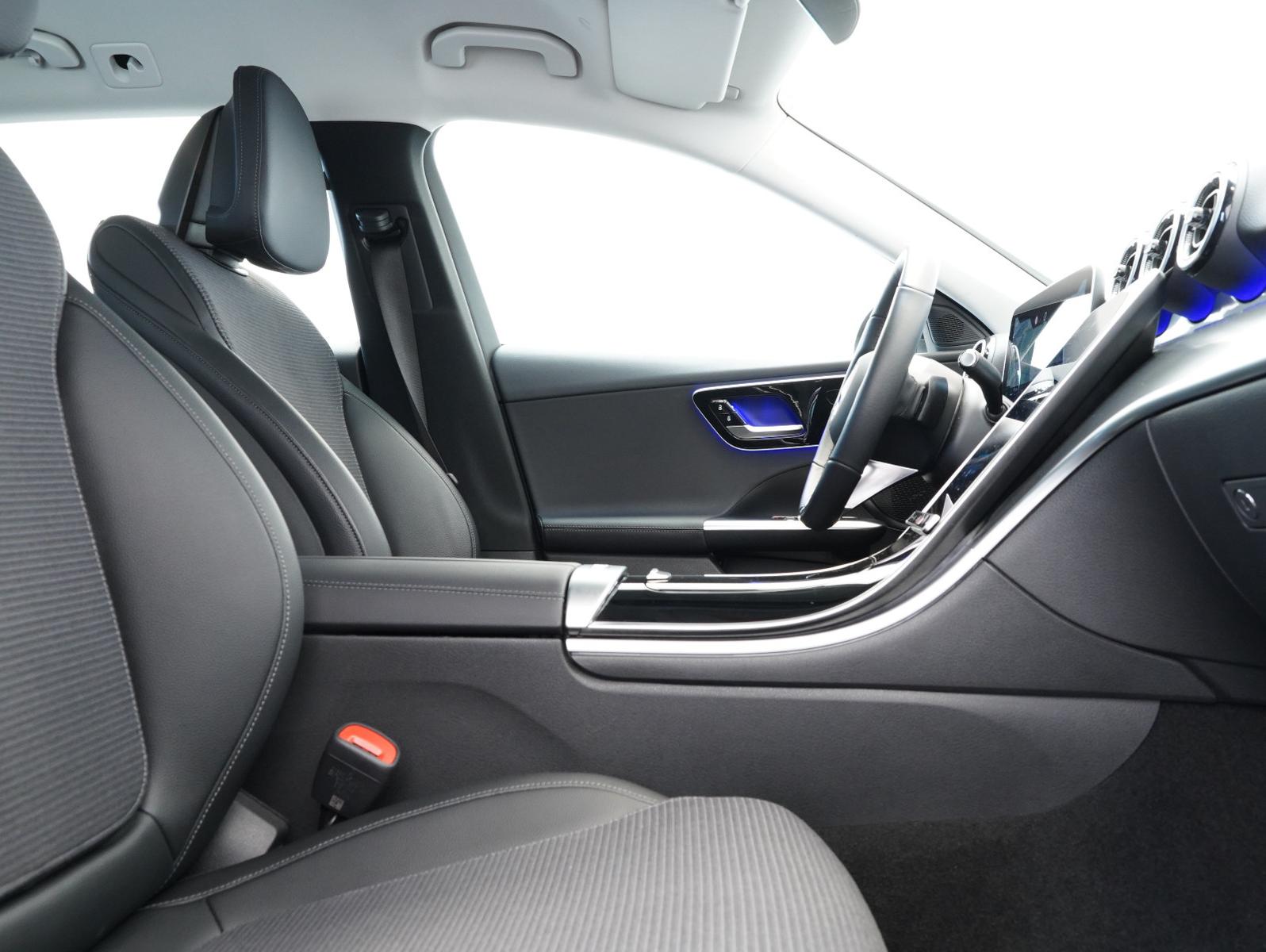 Mercedes-Benz C 200 AVANTGARDE C 200 d Estate