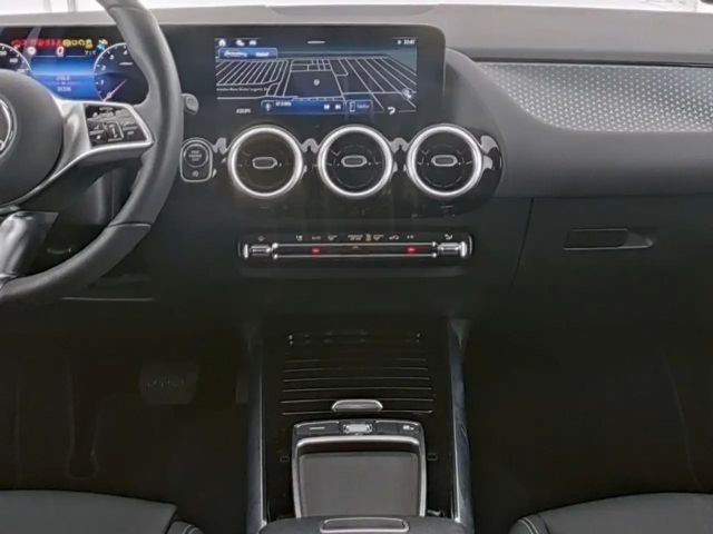 Mercedes-Benz B 200 Progressive Sedan