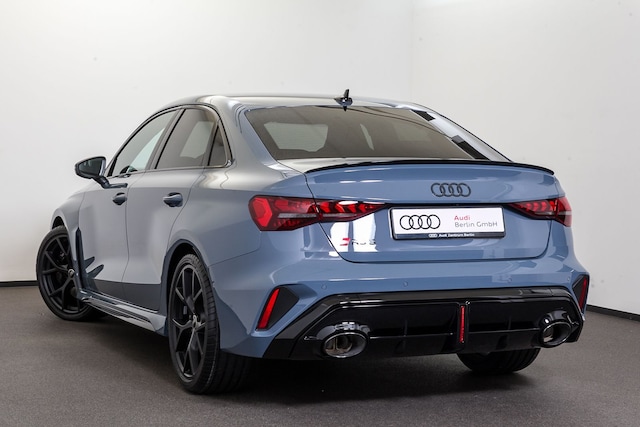 Audi RS3 Quattro S-Tronic Sedan