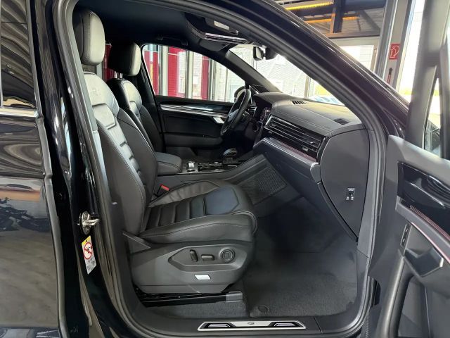 Volkswagen Touareg 4Motion R-Line