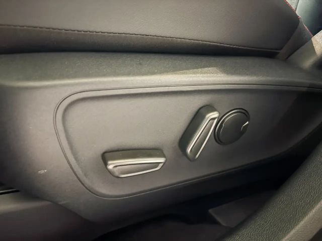 Ford Kuga Plug in Hybrid ST Line X