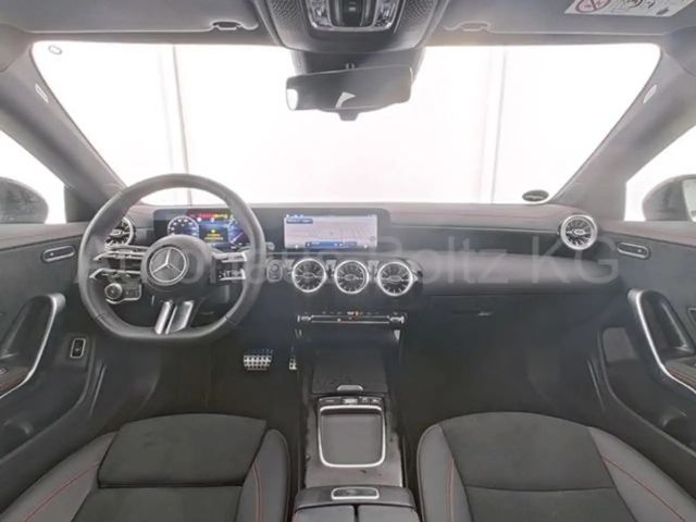 Mercedes-Benz CLA 200 AMG Line Coupé