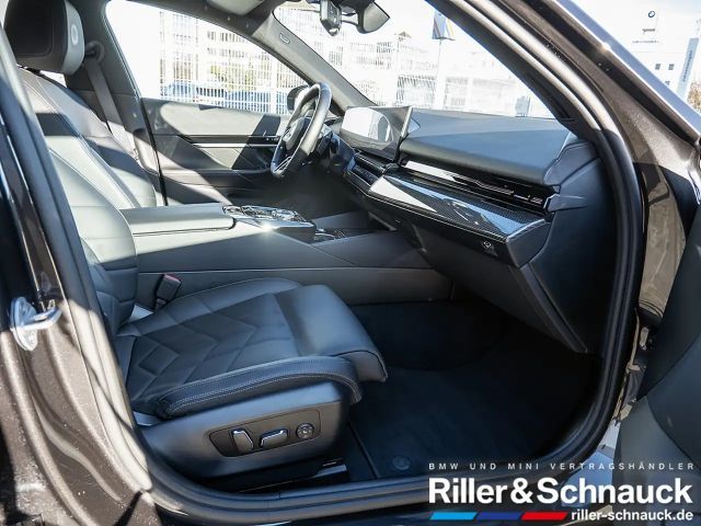 BMW 520 520i M-Sport Sedan