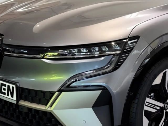 Renault Megane Comfort E-Tech Iconic