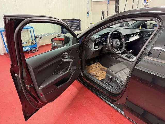 Audi A3 30 TDI Sedan