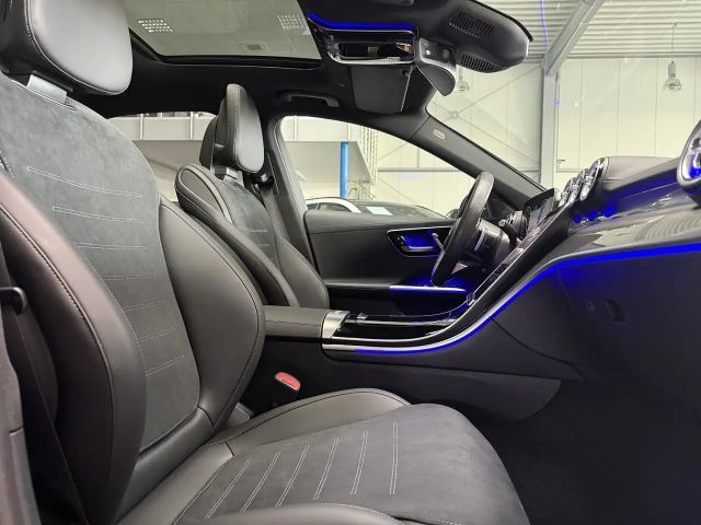 Mercedes-Benz C 200 AMG Line Premium Sedan