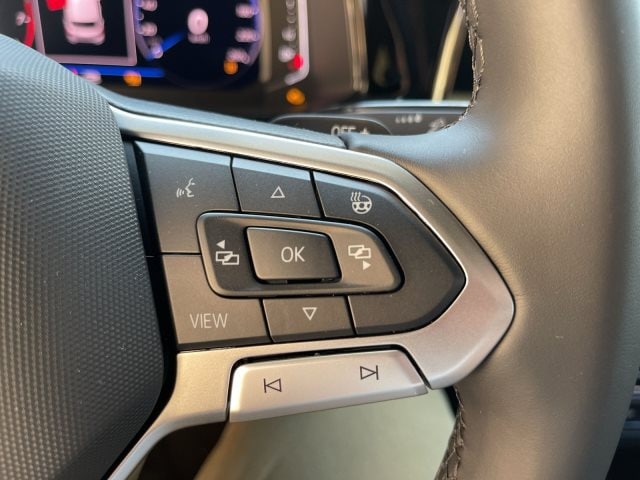 Volkswagen T-Roc 2.0 TSI 4 Motion DSG AHK Pano LED