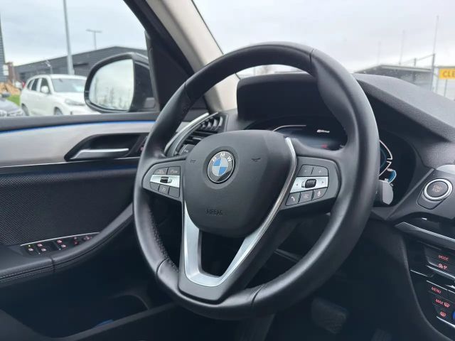 BMW X3 xDrive30e