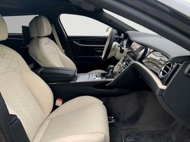 Bentley Flying Spur Hybrid V8