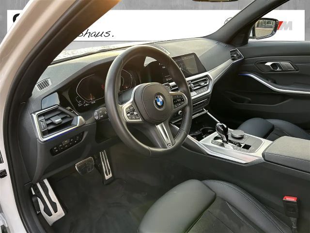 BMW 330 330d M-Sport Touring xDrive