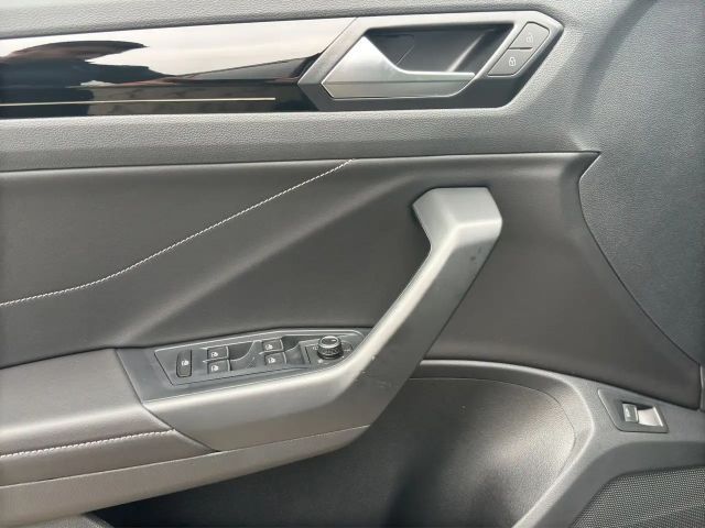 Volkswagen T-Roc 1.5 TSI DSG R-Line