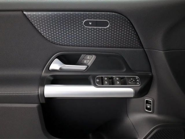 Mercedes-Benz B 180 Progressive Sedan Urban