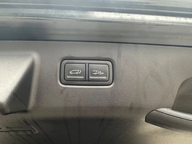 Hyundai Staria Signature