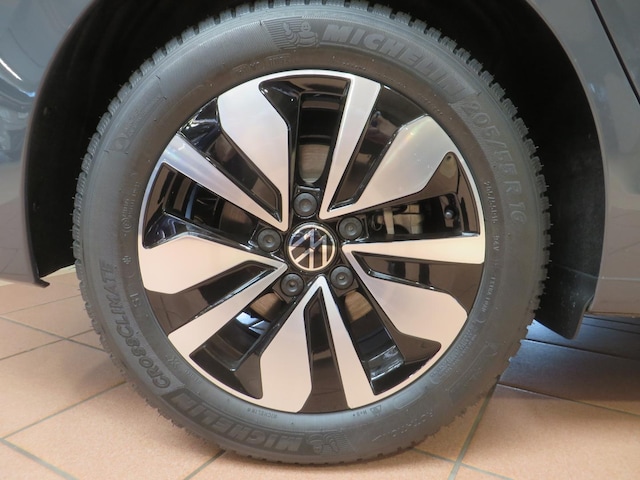 Volkswagen Golf 1.5 eTSI DSG Golf VIII