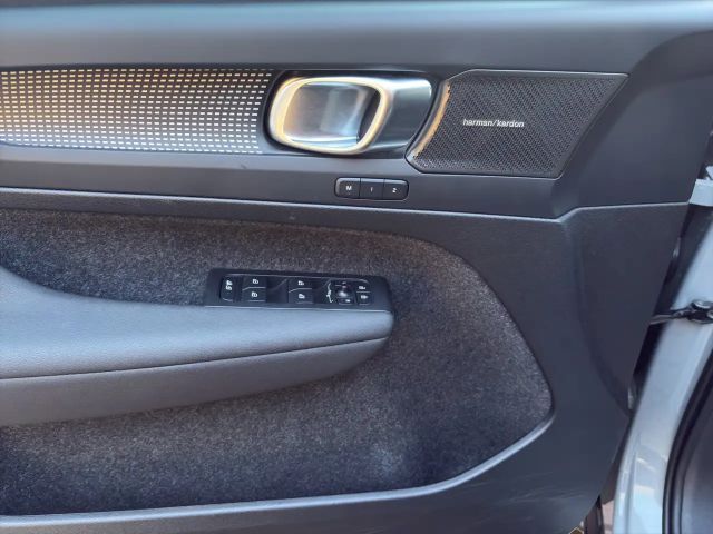 Volvo XC40 Dark Plus