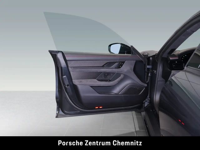 Porsche Taycan 4 GTS