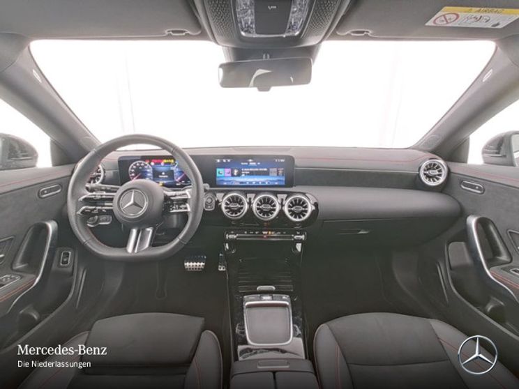 Mercedes-Benz CLA 200 AMG Line Shooting Brake