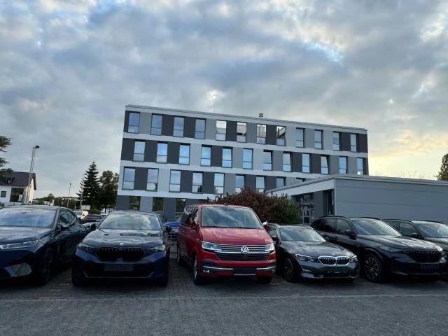 BMW 530 530e M-Sport Sedan