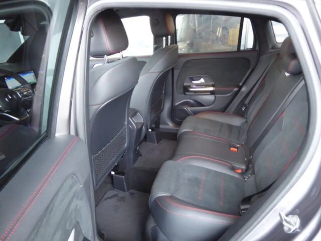 Mercedes-Benz GLA 200 AMG Line