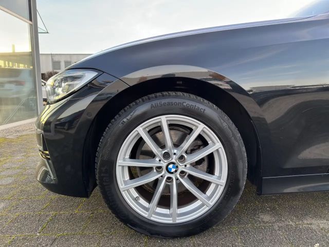 BMW 320 320d Luxury Line Sedan xDrive