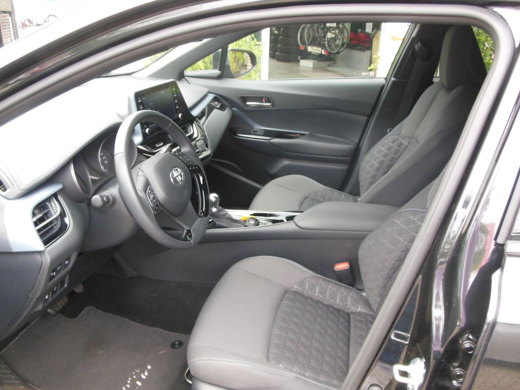 Toyota C-HR 5-deurs Plus