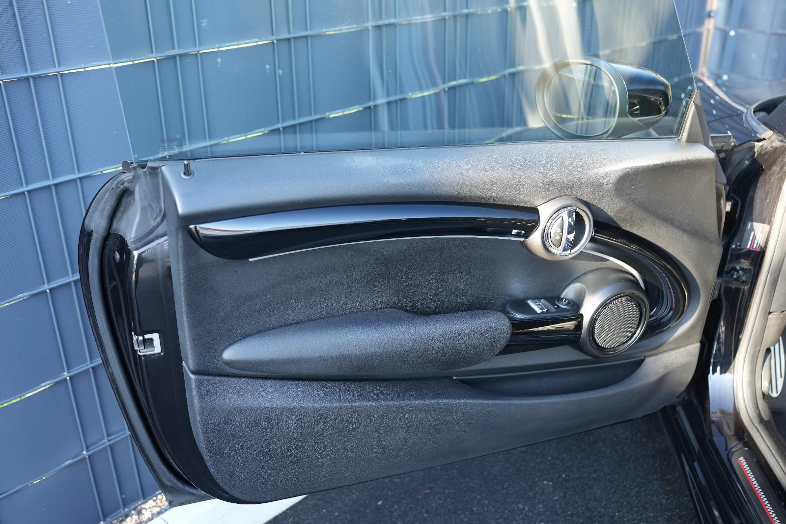 MINI Cooper John Cooper Works