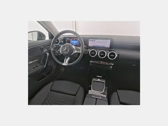 Mercedes-Benz A 200 A 200 d