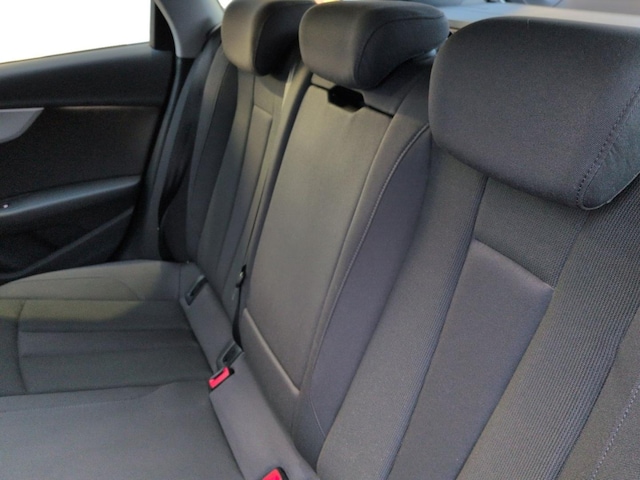 Audi A4 40 TFSI Avant Quattro S-Tronic