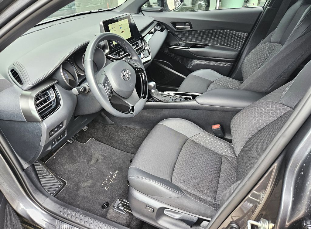 Toyota C-HR 5-deurs Team D