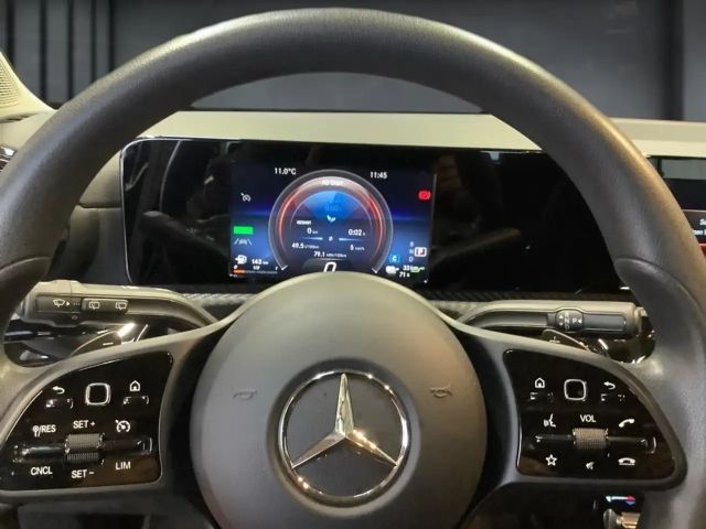 Mercedes-Benz A 250 A 250 e