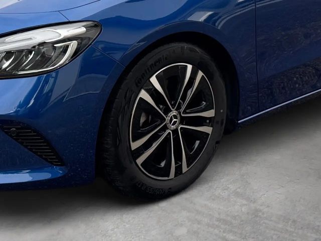 Mercedes-Benz B 200 Progressive Sedan