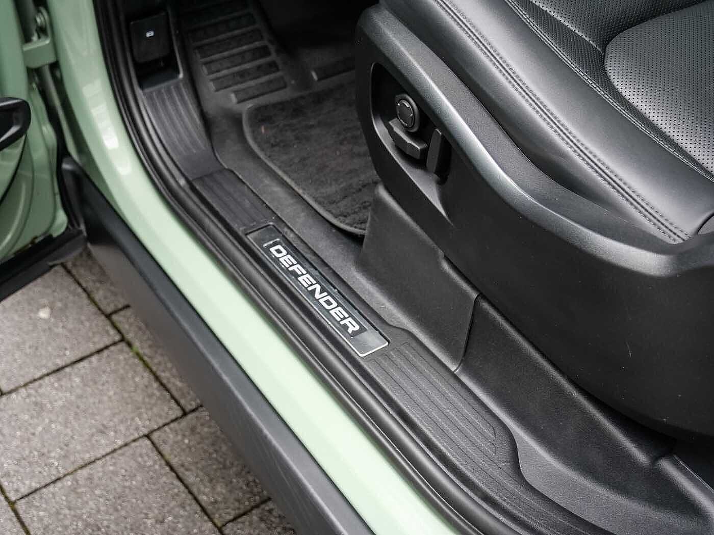 Land Rover Defender 90