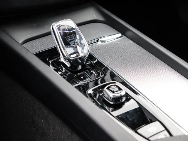 Volvo XC60 AWD Plus Recharge T8