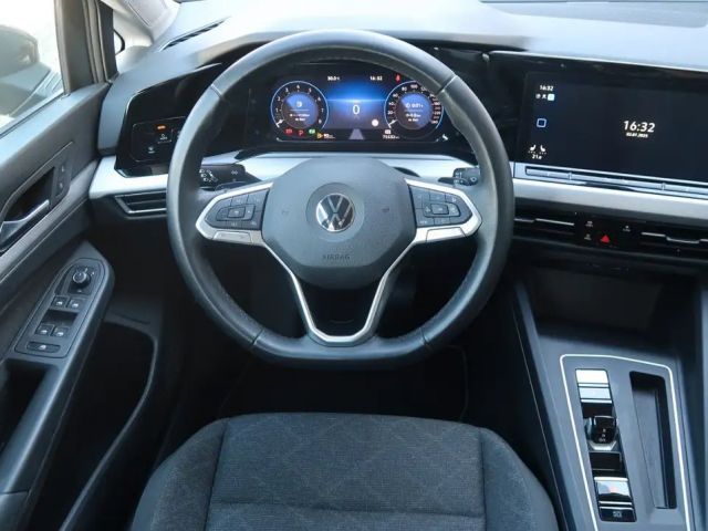 Volkswagen Golf Life Variant