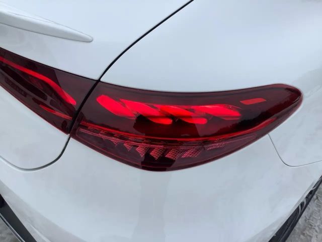 Mercedes-Benz EQE 300 Sedan