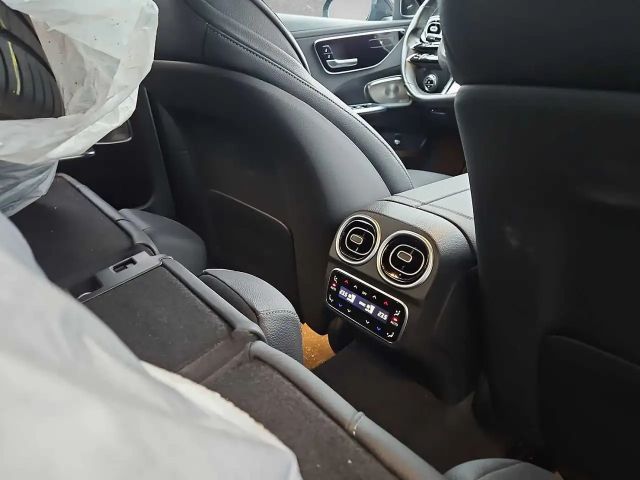 Mercedes-Benz C 200 AMG Line Sedan